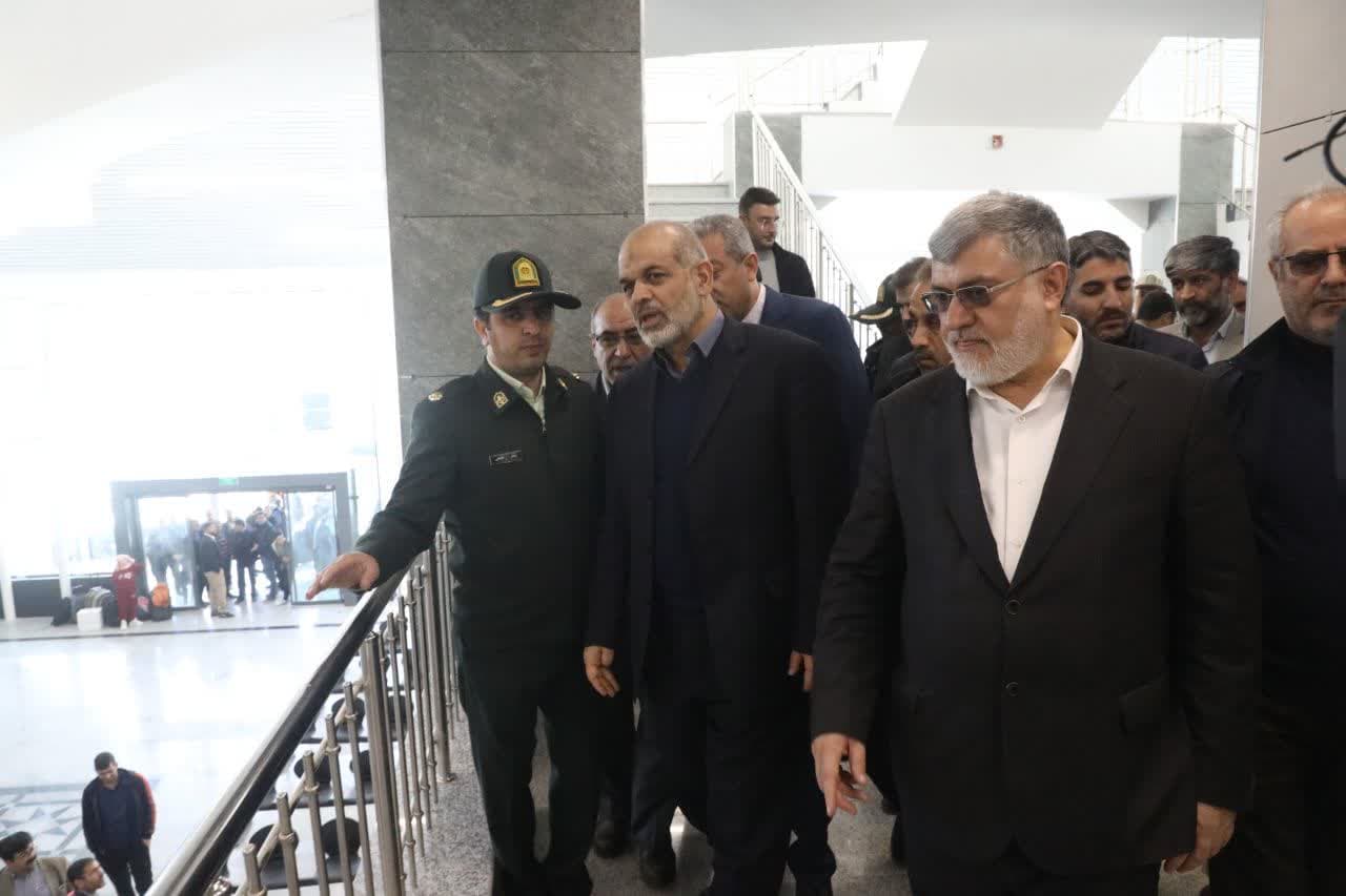 آلبوم تصویری / بازدید وزیر کشور و استاندار آذربایجان غربی از پایانه و ایستگاه مرزی راهآهن رازی در شهرستان خوی