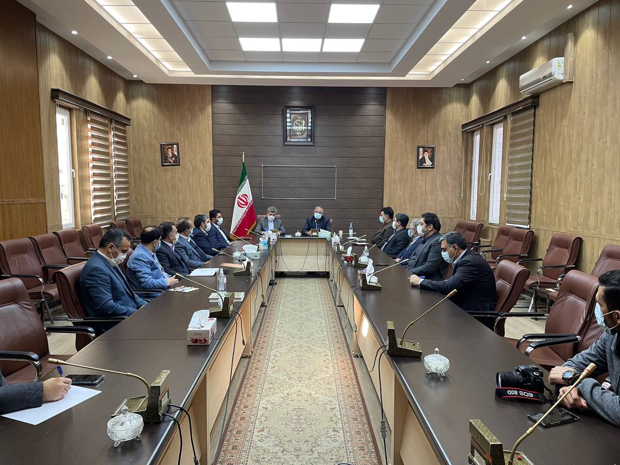 جلسه مشترک فرماندار ویژه شهرستان خوی، اعضای شورای اسلامی شهر و شهردار خوی و سرکنسول ایران در ارزروم ترکیه