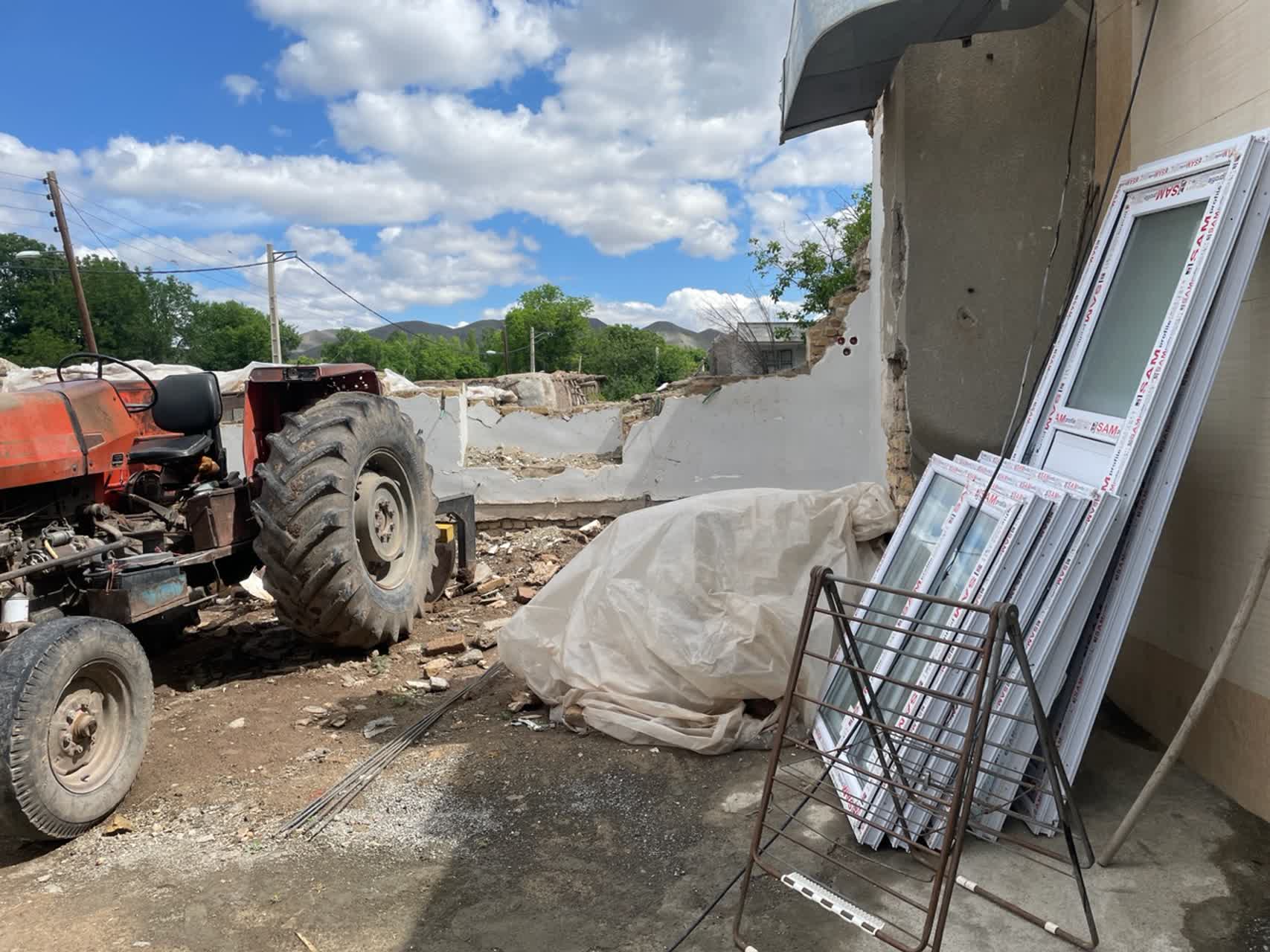مدیریت انقلابی و بازسازی جهادی مناطق زلزله زده روستای پیرموسی