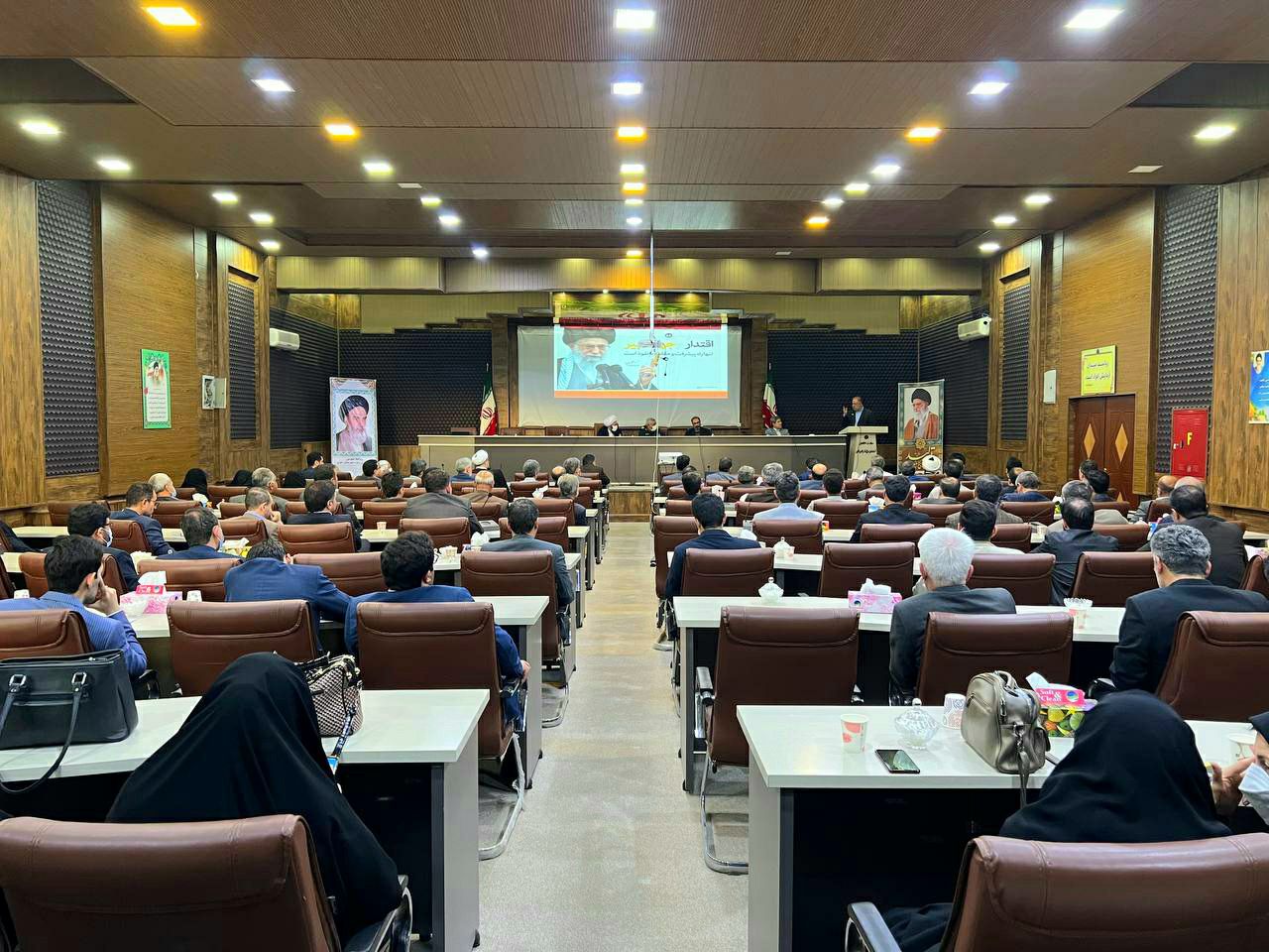 برگزاری نشست هم اندیشی فرماندار خوی با نخبگان