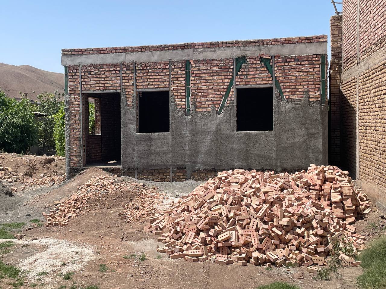 مدیریت انقلابی و بازسازی جهادی مناطق زلزله زده روستای فنایی