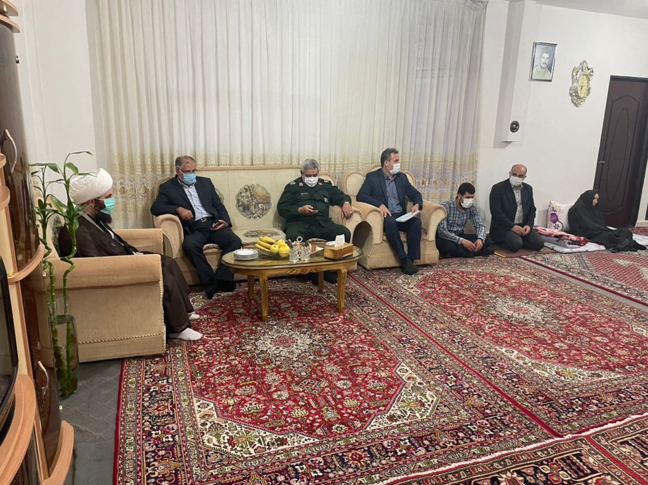 دیدار فرماندار ویژه شهرستان خوی با خانواده معظم شهداء و جانبازان سرافراز دفاع مقدس