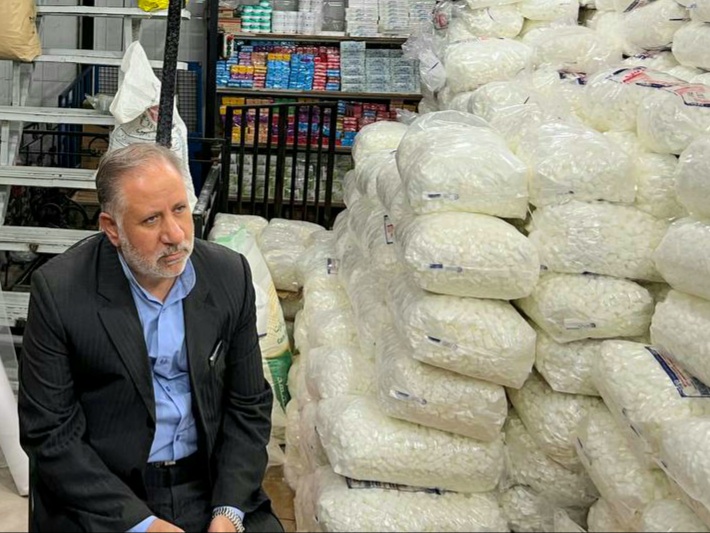 بازدید فرماندار ویژه شهرستان خوی از مراکز پخش و فروش مواد غذایی