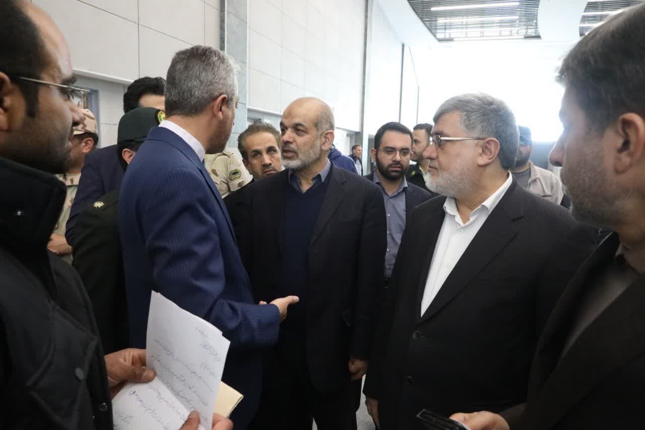 آلبوم تصویری / بازدید وزیر کشور و استاندار آذربایجان غربی از پایانه و ایستگاه مرزی راهآهن رازی در شهرستان خوی