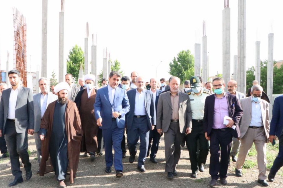 معاون پارلمانی رئیس جمهور از مقبره شمس تبریزی بازدید کرد.
