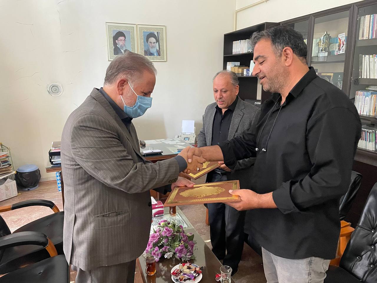 بازدید فرماندار از دفتر خبری صداوسیمای خوی