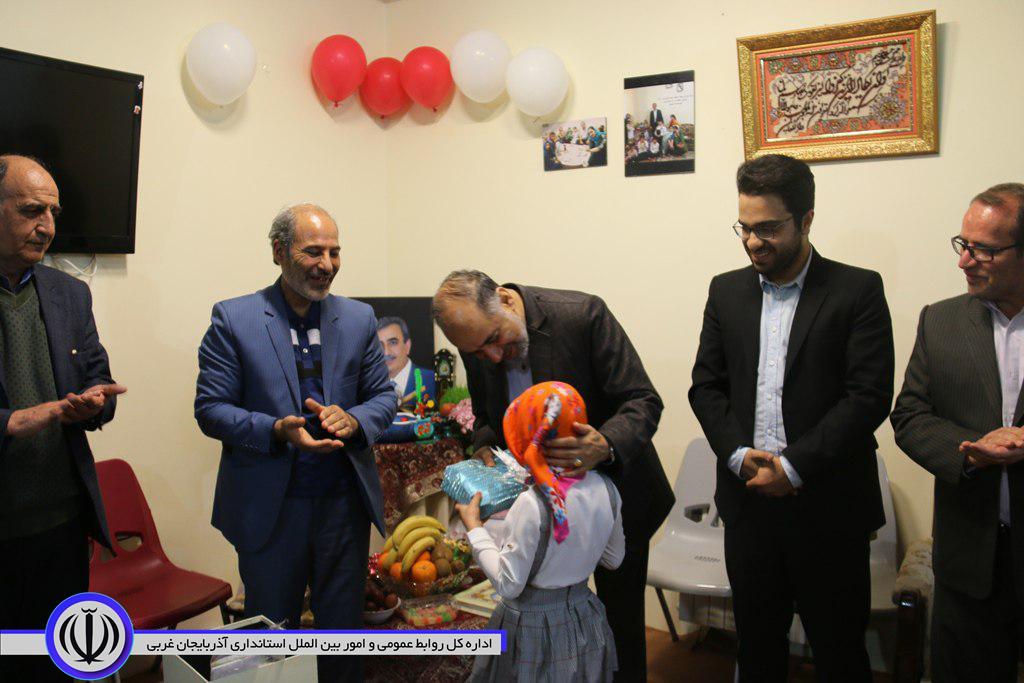 در اولین روز از سال جدید : بازدید فرماندار شهرستان خوی از مرکز نگهداری کودکان بی سرپرست