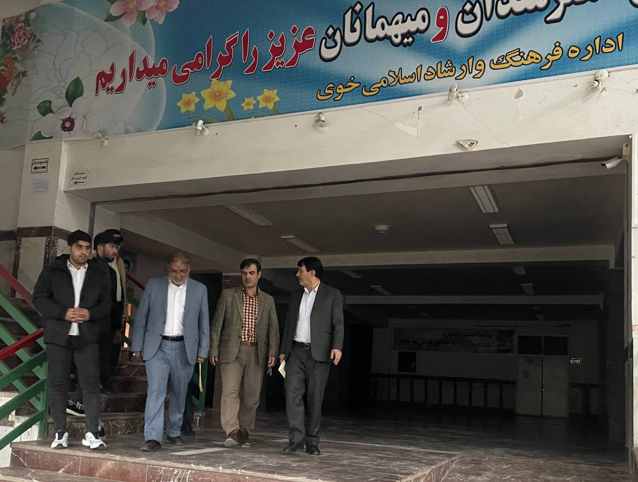 دیدار فرماندار با جمعی از هنرمندان خویی