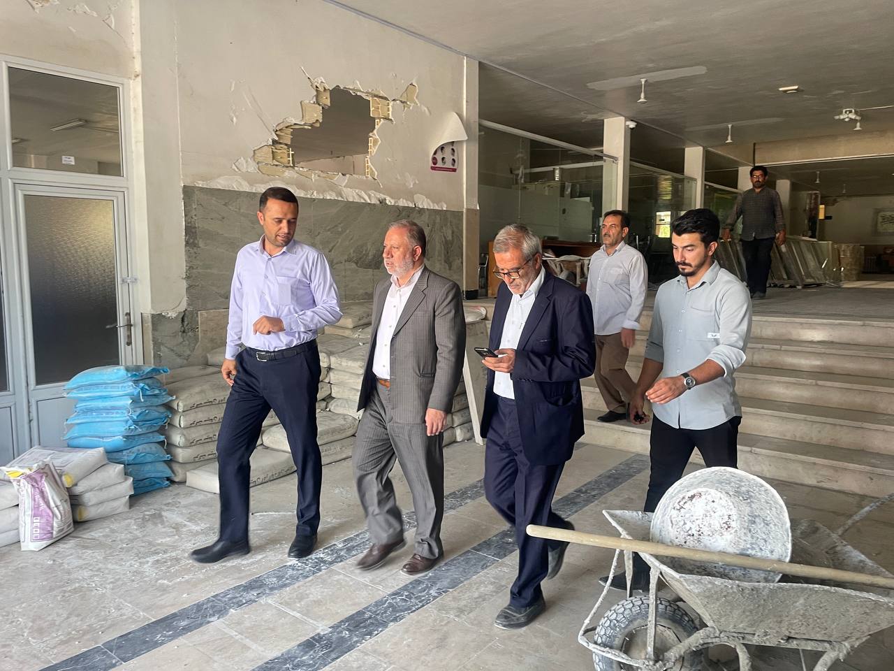 بازدید میدانی فرماندار خوی از روند بازسازی دانشکده علوم قرآنی
