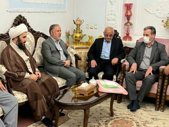 دیدار فرماندار خوی با خانواده های معظم شهدا و جانبازان