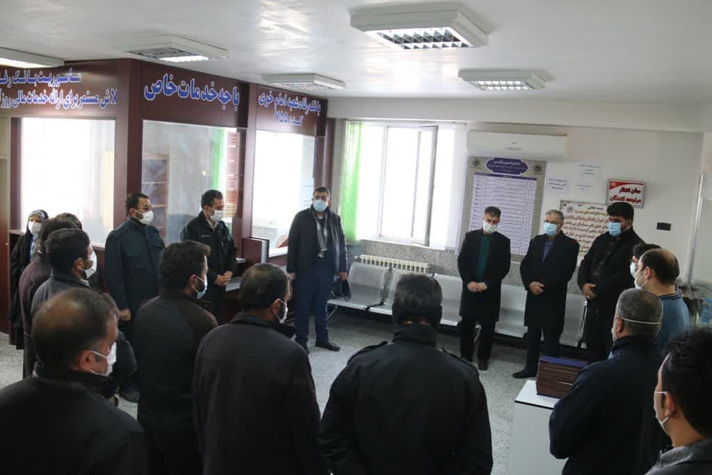 تجلیل فرماندار ویژه شهرستان خوی از کارکنان، کارگران و غسالان سازمان آرامستان