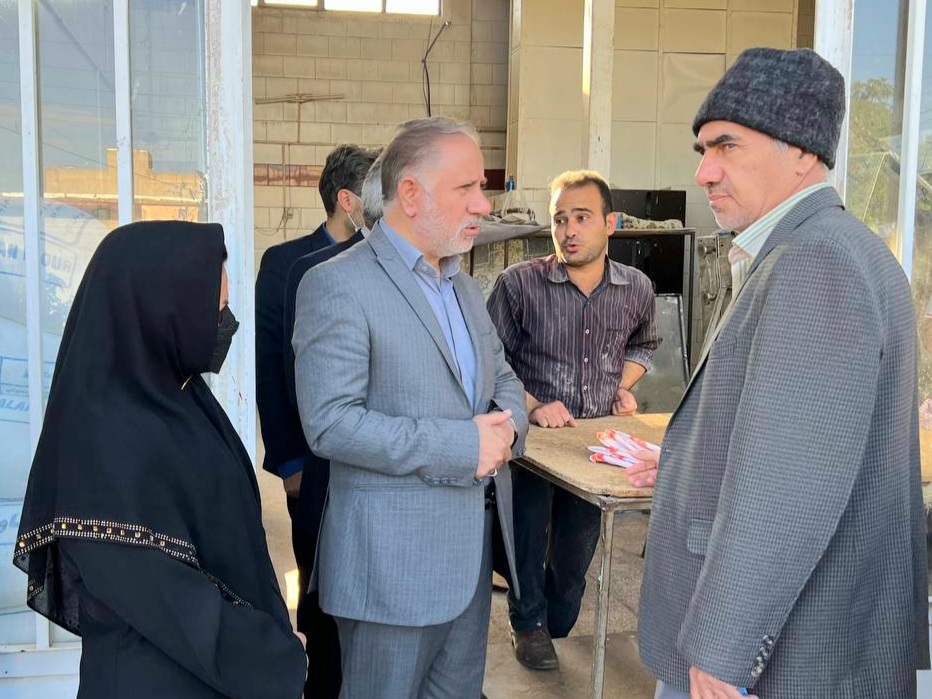 بازدید سرزده فرماندار ویژه شهرستان خوی از واحدهای پخت نان