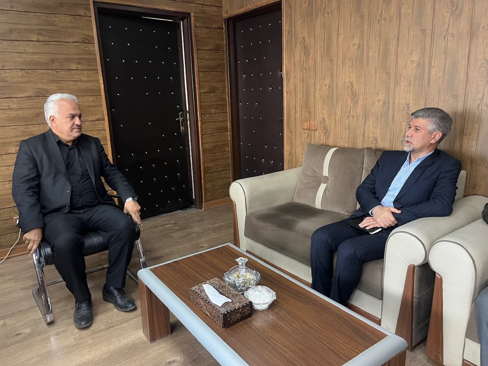 دیدار مسئول امور سیاست خارجی دفتر رئیسجمهور با سرپرست فرمانداری خوی؛ تأکید بر ارتقای مرز رازی و توسعه شهرستان