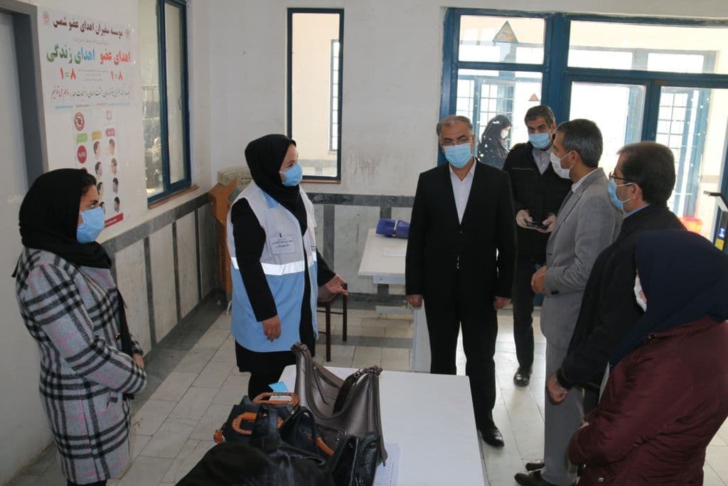 بازدید فرماندار ویژه شهرستان خوی از محل برگزاری هشتمین آزمون استخدامی دستگاههای اجرایی کشور و نظارت بر نحوه اجرای پروتکلهای بهداشتی