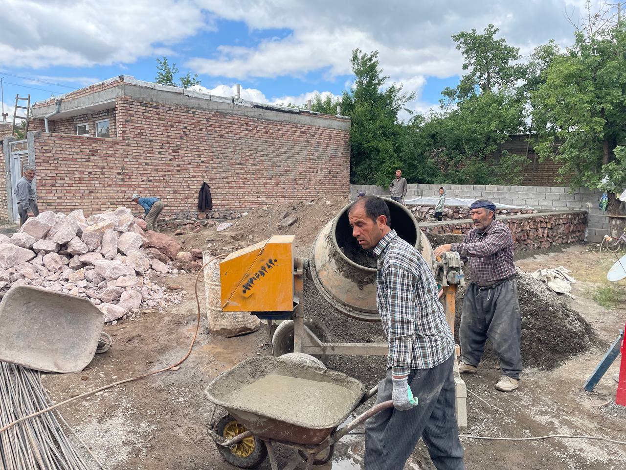 مدیریت انقلابی و بازسازی جهادی مناطق زلزله زده زده روستای زاویه حسن خان