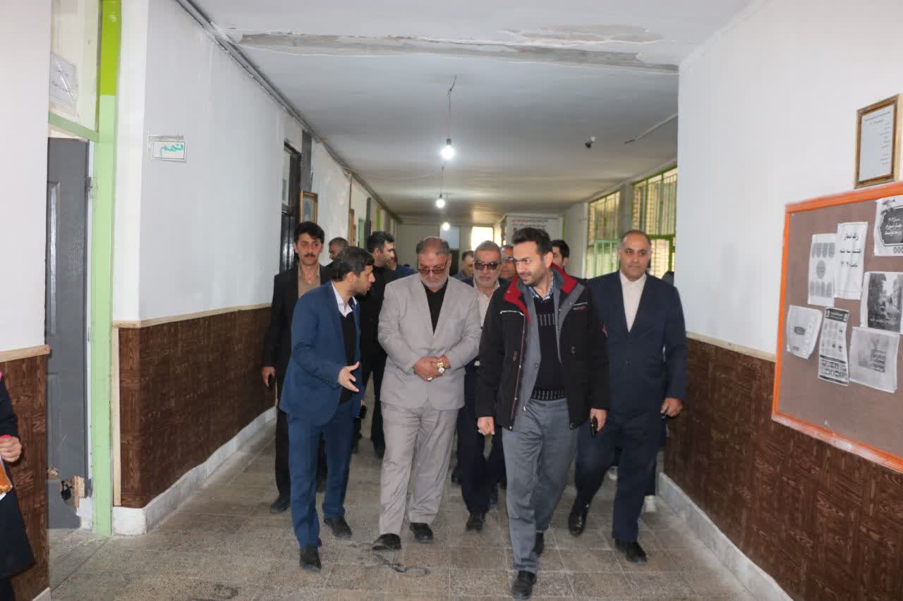 بازدید فرماندار خوی از مدرسه ابتدایی شهید مرادلو روستای پسک