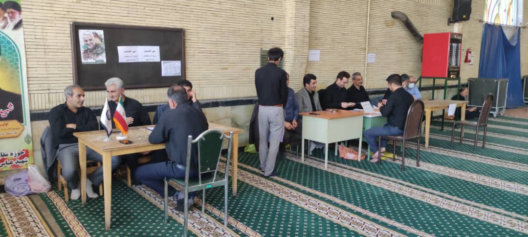 تشکیل میز ارتباطات مردمی در محل مصلی امام خمینی (ره) خوی