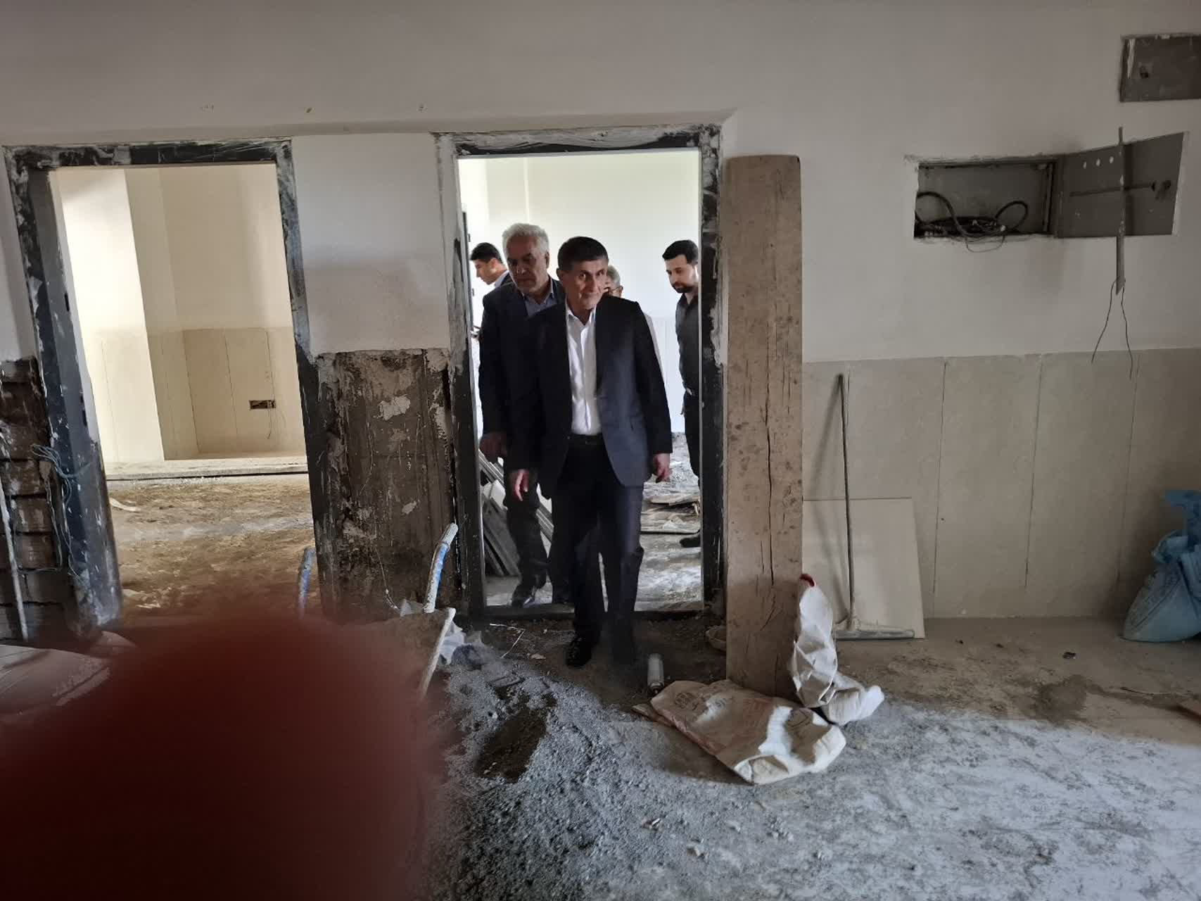 بازدید مسئولان استانی و فرماندار خوی از عملیات اجرایی ساختمان بخشداری فیرورق