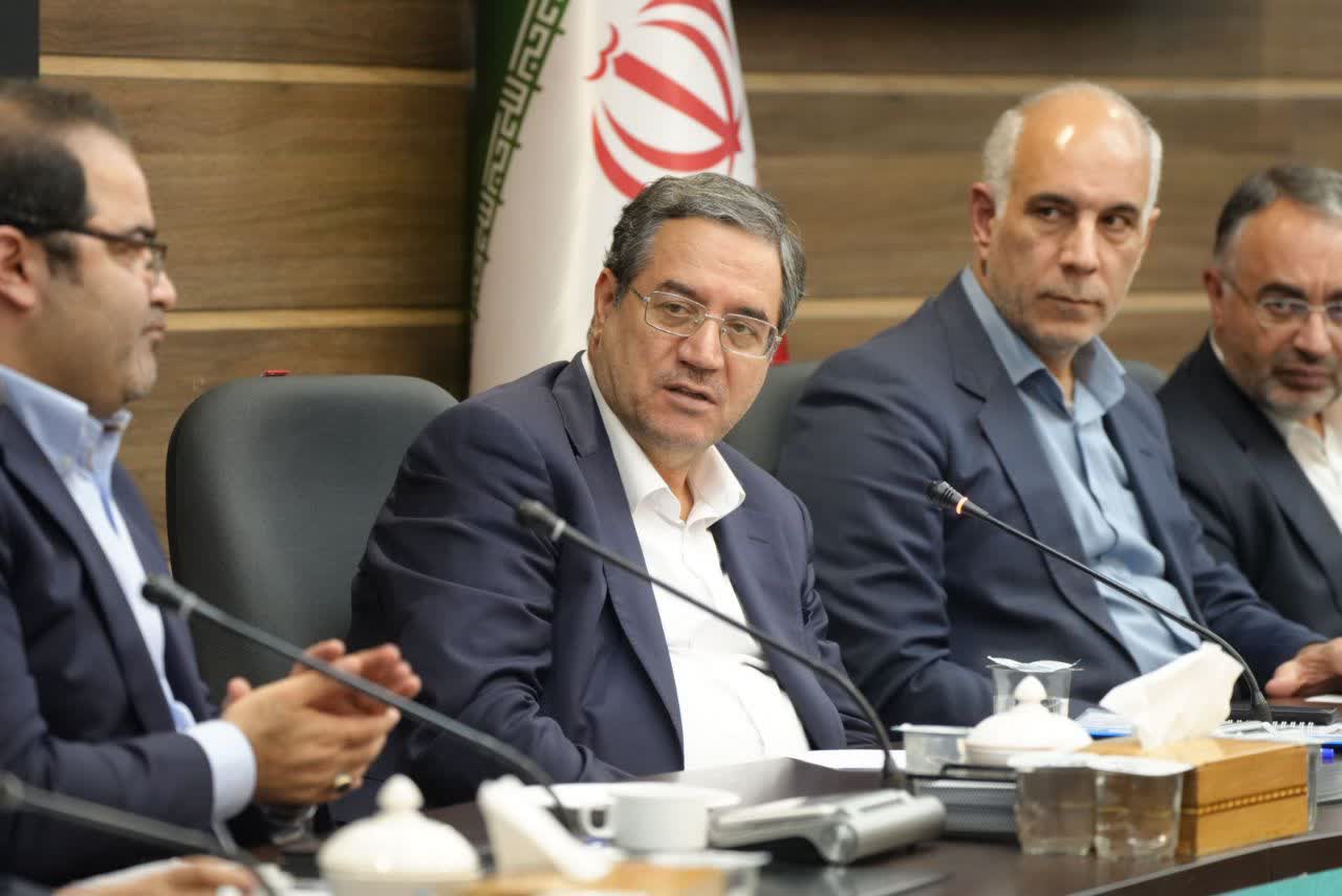 حضور "غلامحسین آزاد" فرماندار ویژه شهرستان خوی در جلسه تامین مالی طرحهای واحدهای تولیدی آذربایجانغربی به ریاست مقام عالی استان