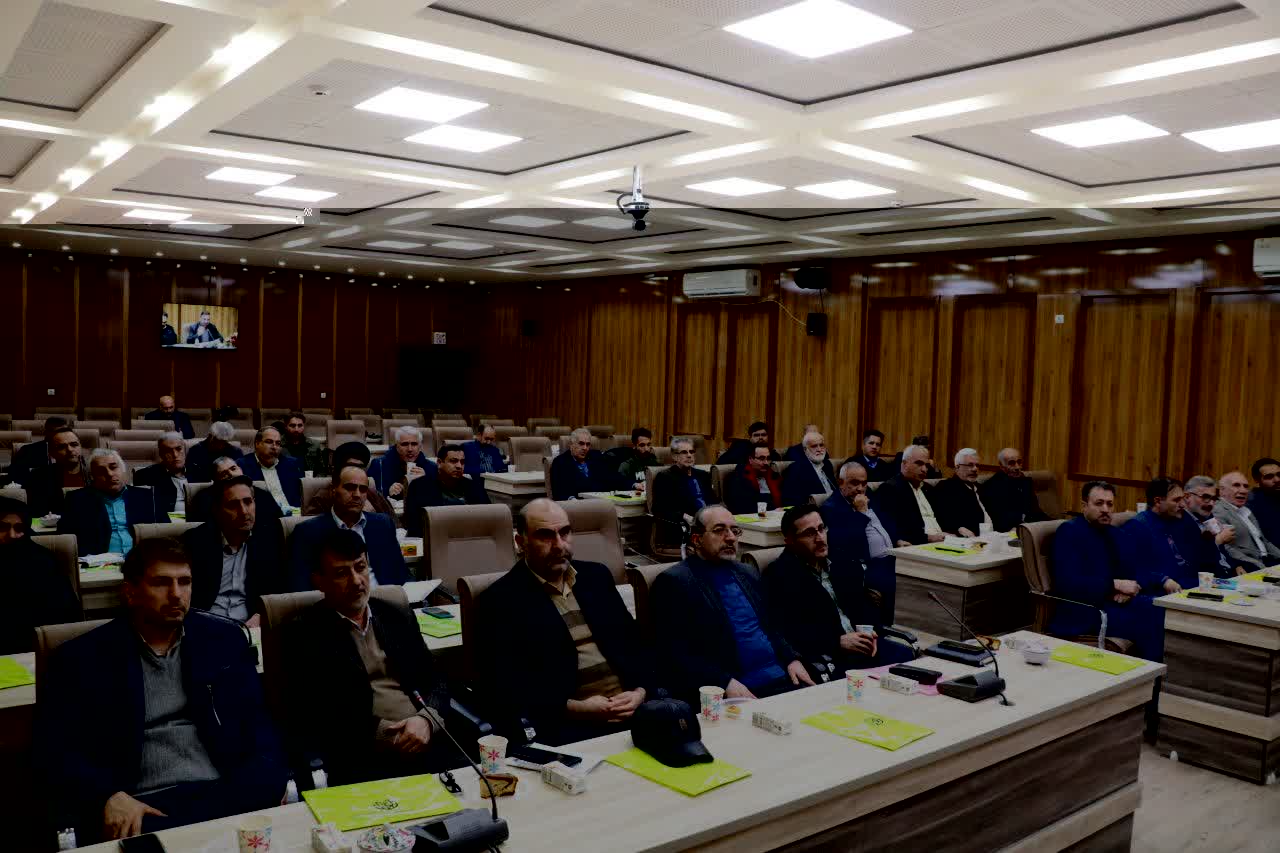 نامزدهای انتخاباتی نباید از خط قرمزهای قانونی عبور کنند
