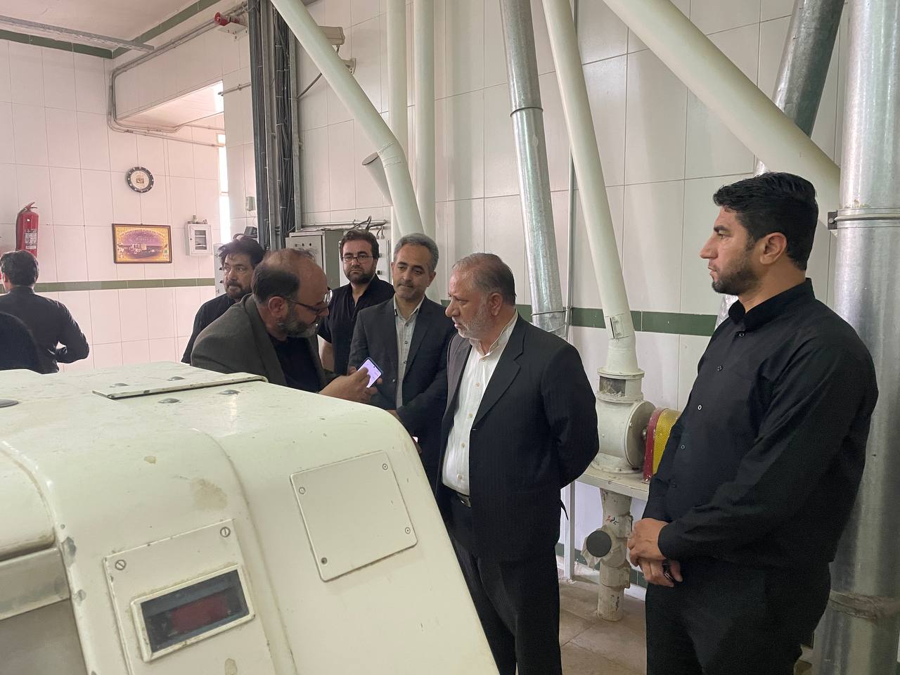بازدید فرماندار ویژه خوی از کارخانه آرد سپید شانلی خوی