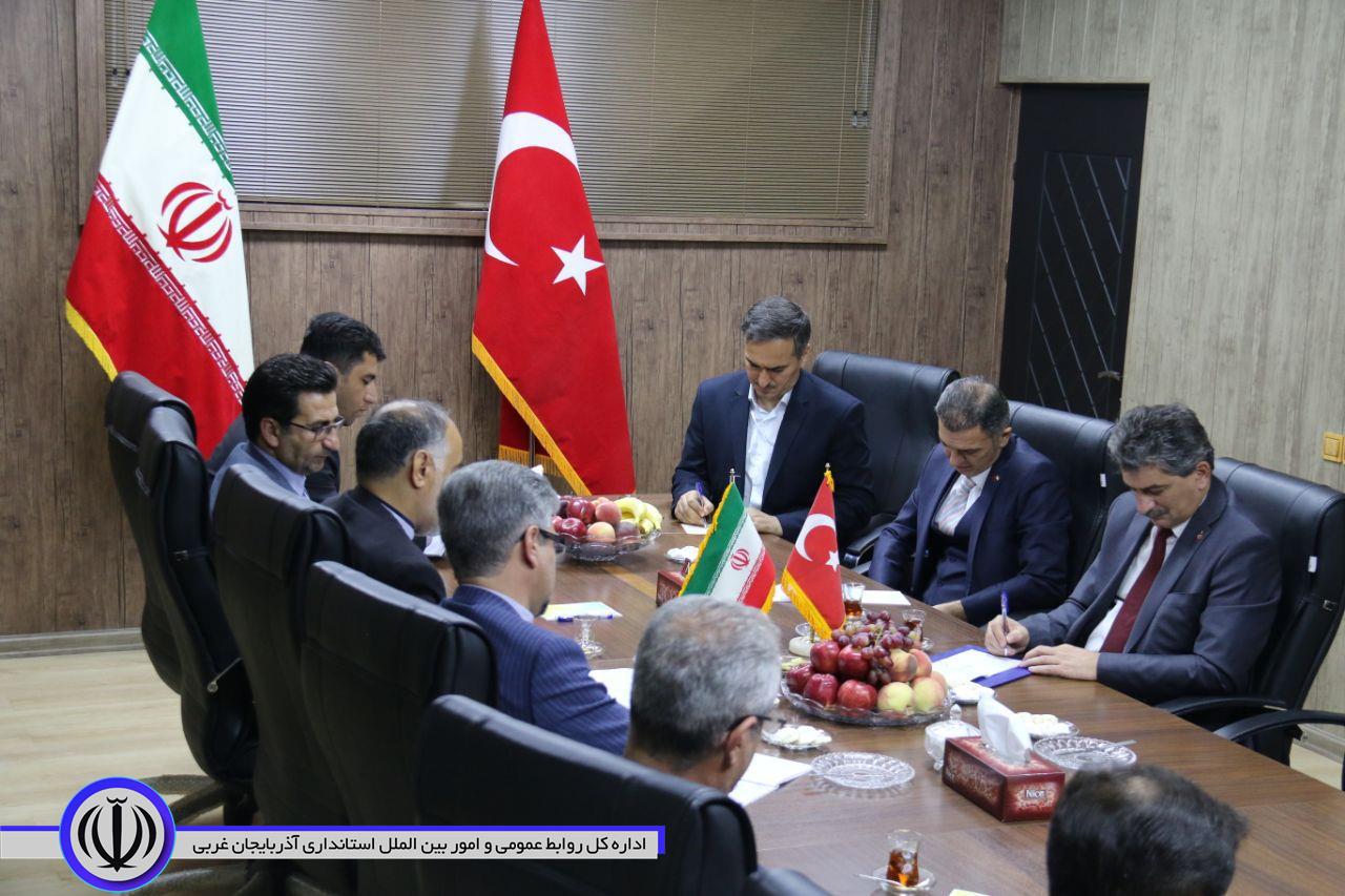 دیدار فرماندار شهرستان خوی با سفیر ترکیه در ایران