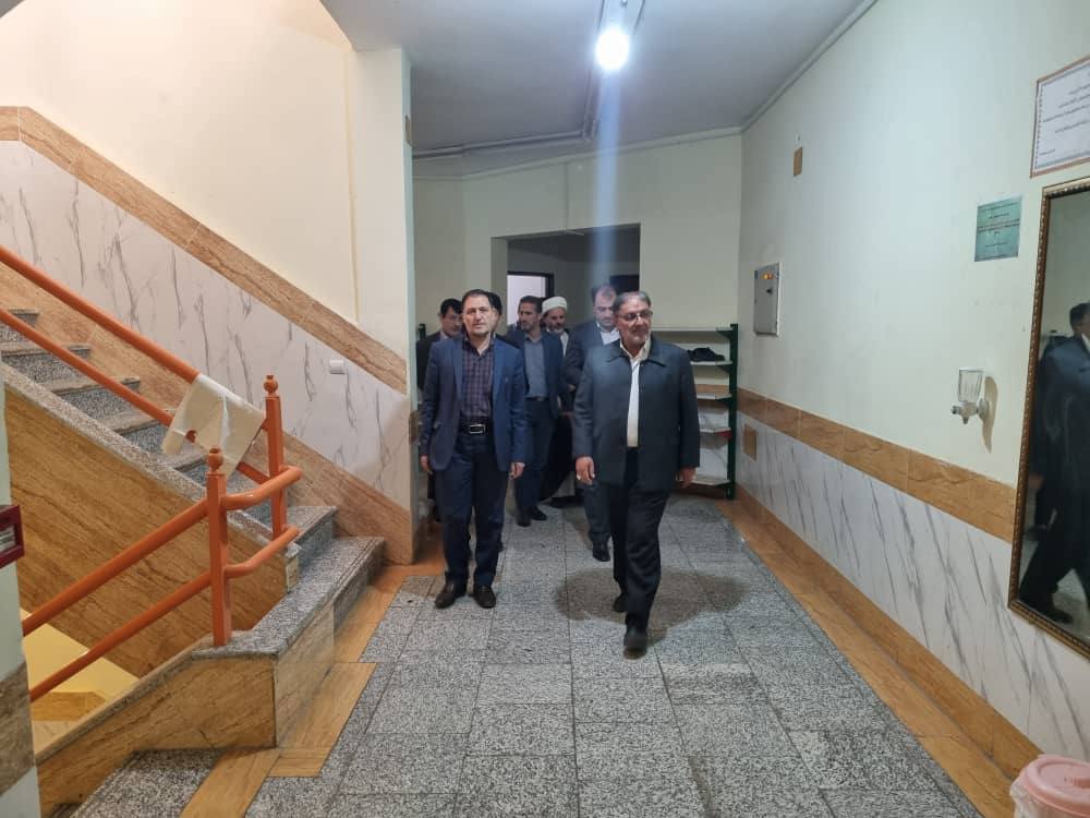 حضور فرماندار در خوابگاه دانشجویی دانشکده علوم پزشکی خوی