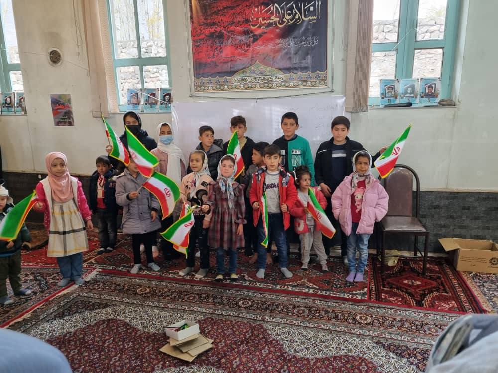دیدار فرماندار خوی با گروه جهادی درمانی و داندانپزشکی استان تهران مستقر در روستای ممش خان