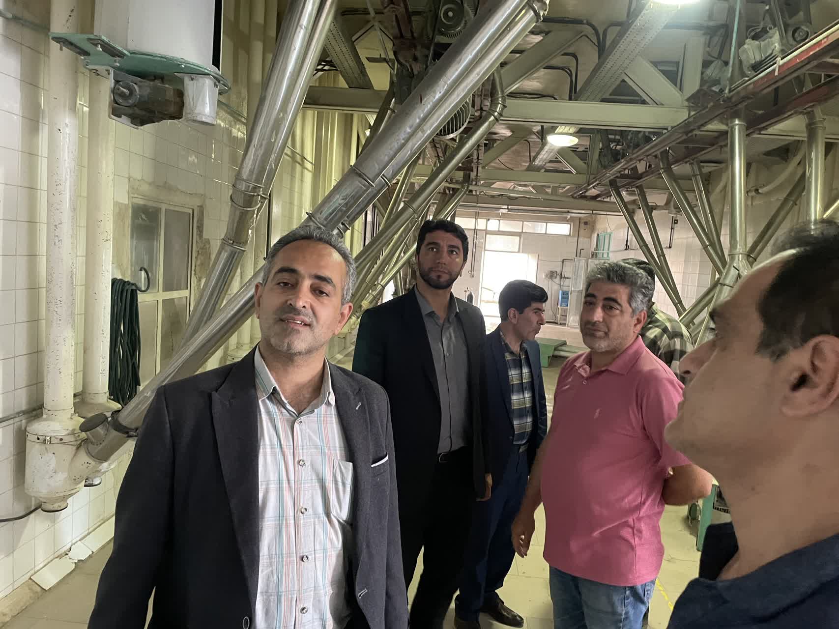 بازدید معاون فرماندار ویژه خوی از کارخانه آرد سپید شانلی و آرد اورین