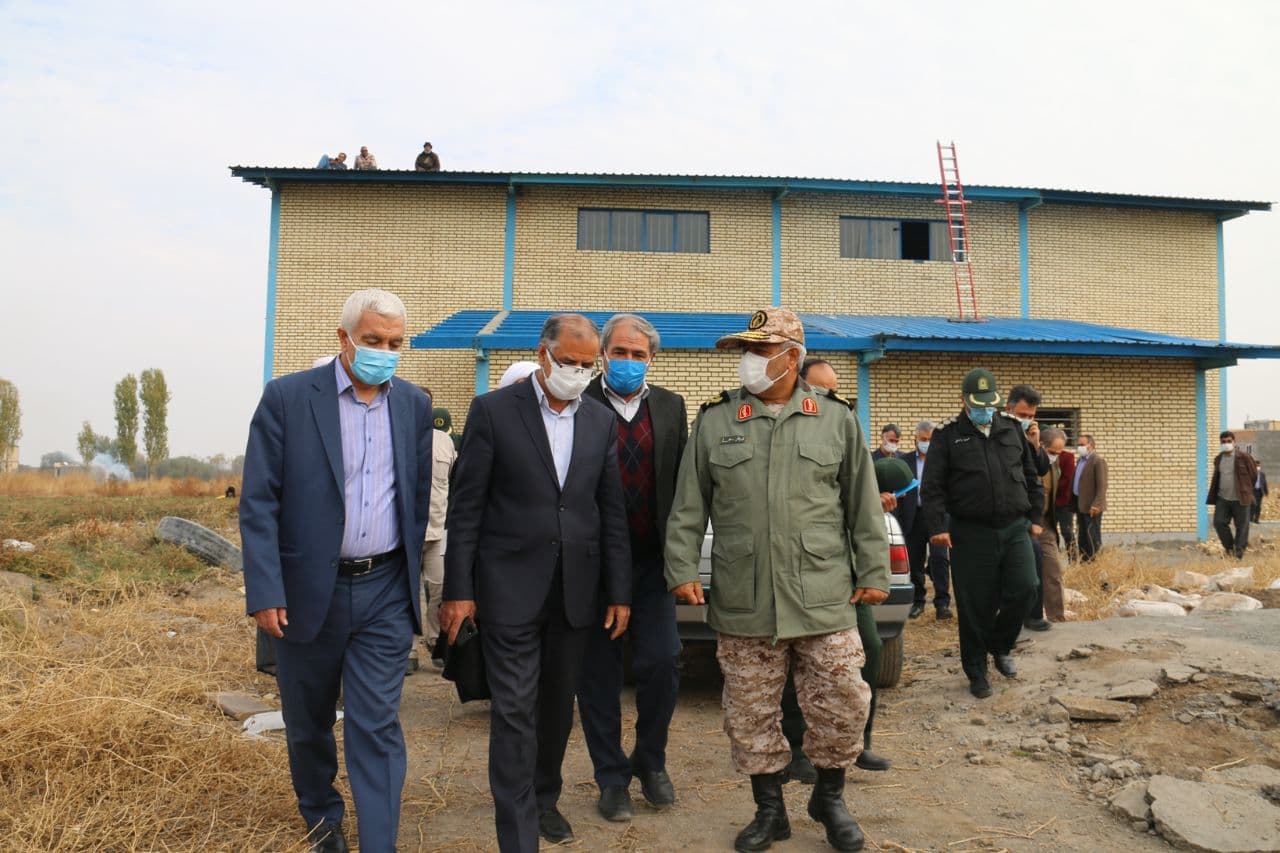 بازدید فرماندار و جمعی از مسئولین شهرستان خوی از پروژه های توانمندسازی سکونتگاه های غیر رسمی