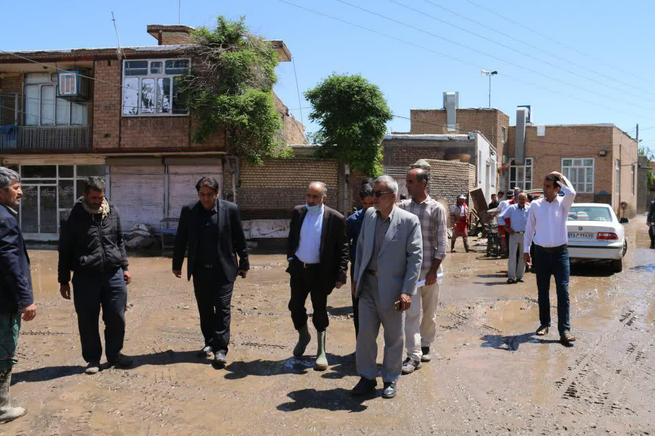 بازدید فرماندار شهرستان خوی از روستای سیل زده گوهران