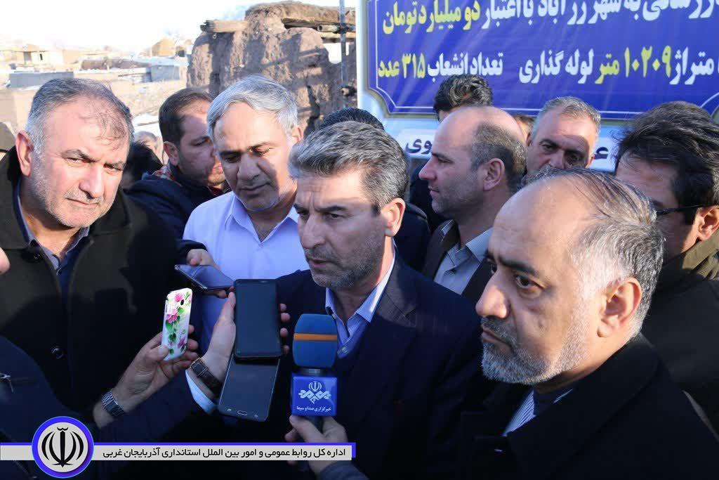 با حضور استاندار آذربایجان غربی طرح گازرسانی به شهر زرآباد شهرستان خوی کلنگزنی شد.