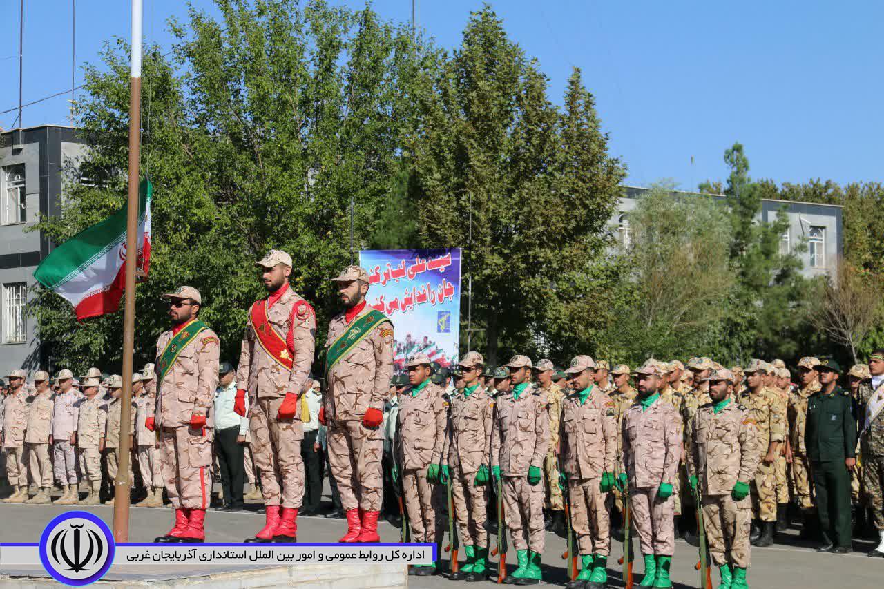 آغاز برنامه های هفته دفاع مقدس با برگزاری صبحگاه مشترک نیروهای مسلح در شهرستان خوی
