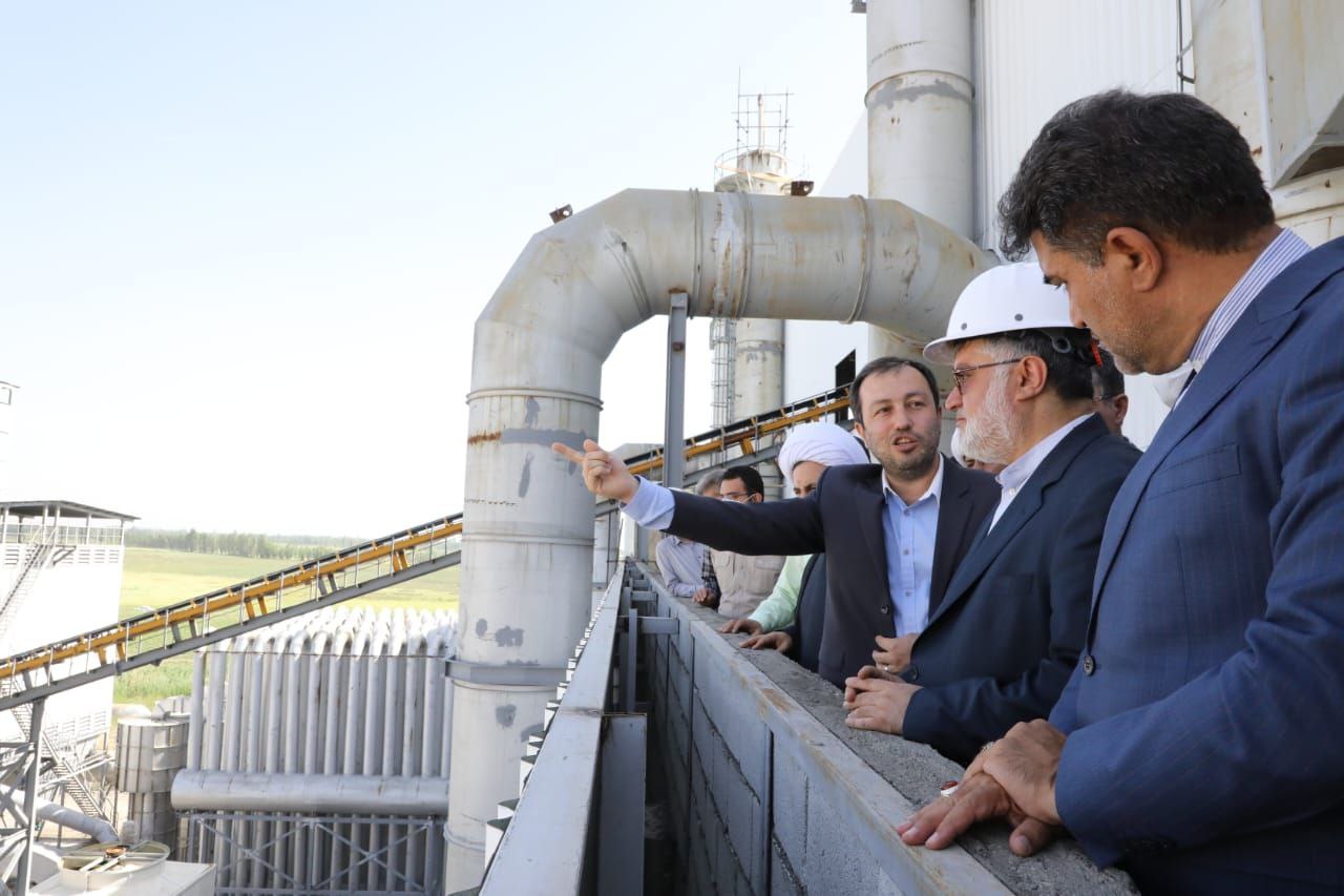 بازدید استاندار آذربایجانغربی از روند احداث کارخانه تولید سیلیکون
