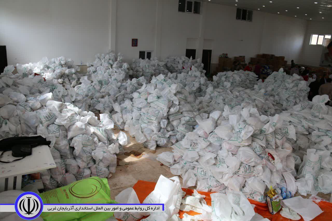 فرماندار شهرستان خوی از توزیع 5000 بسته غذایی و بهداشتی به ارزش 15 میلیارد ریال میان مردم زلزله زده بخش قطور خبر داد.