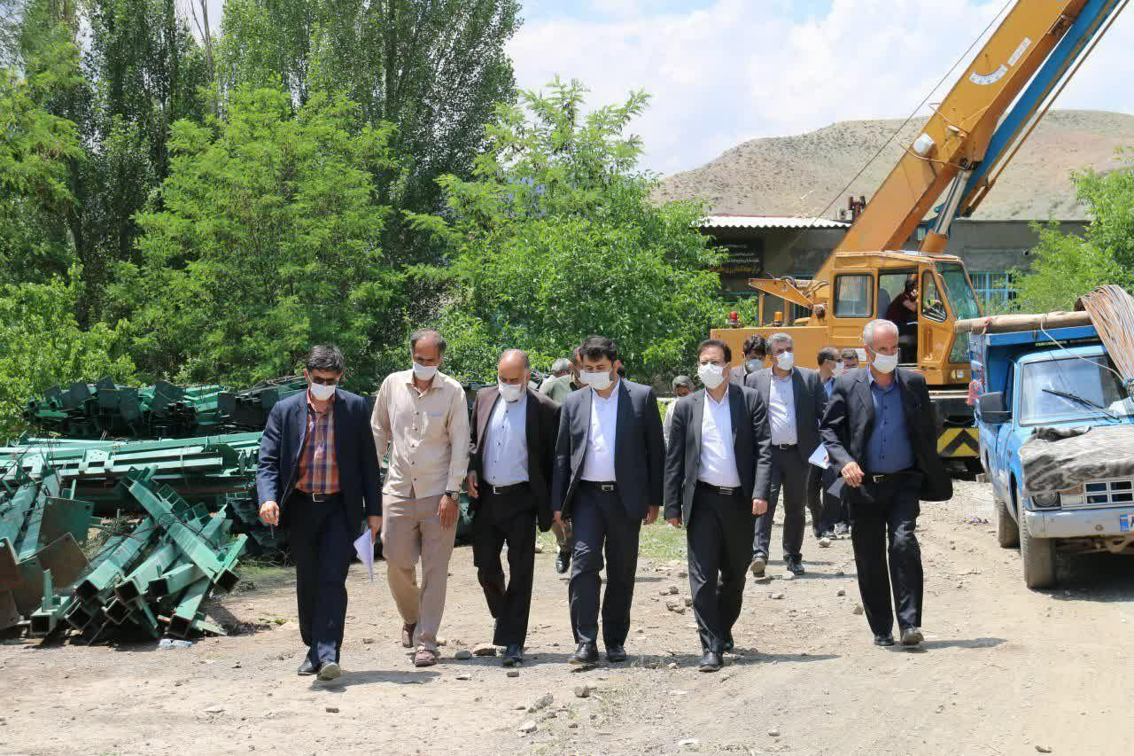 بازدید معاون هماهنگی امور عمرانی استاندار آذربایجان غربی و فرماندار شهرستان خوی از روند بازسازی روستاهای زلزله زده بخش قطور خوی