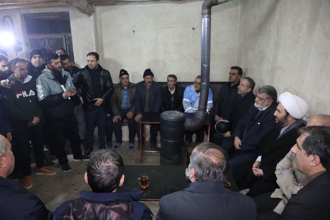 آلبوم تصویری/ بازدید شبانه استاندار آذربایجانغربی از مناطق زلزله زده روستای میری کندی خوی