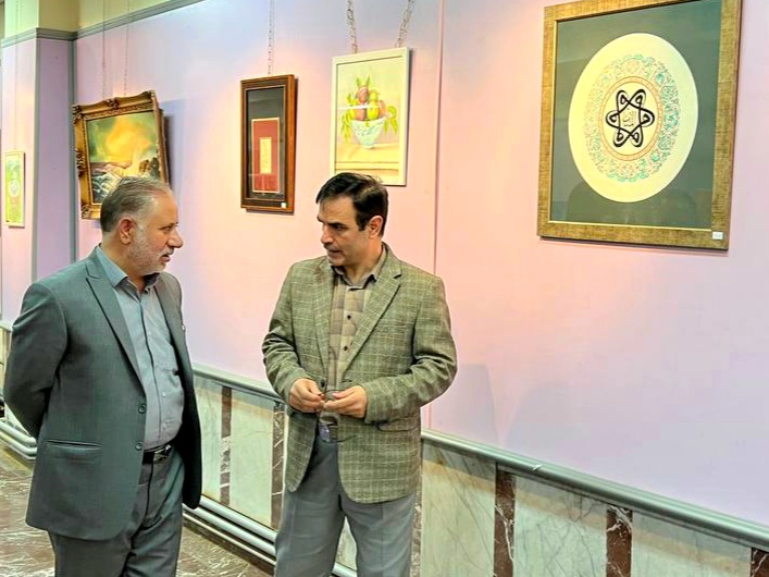بازدید فرماندار ویژه شهرستان خوی از نمایشگاه آثار دبیران هنرمند