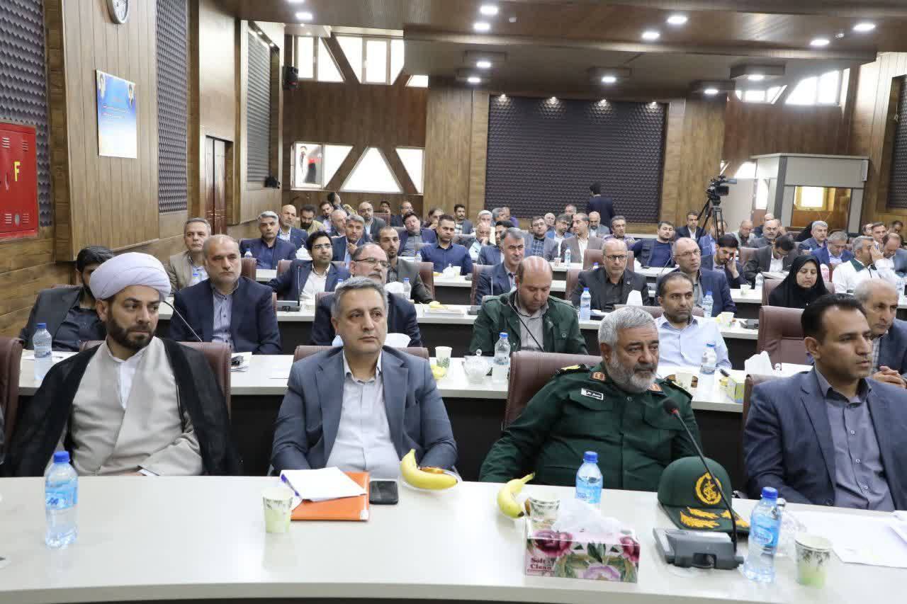 برگزاری بررسی روند بازسازی مناطق زلزلهزده شهرستان خوی و محرومیت زدایی