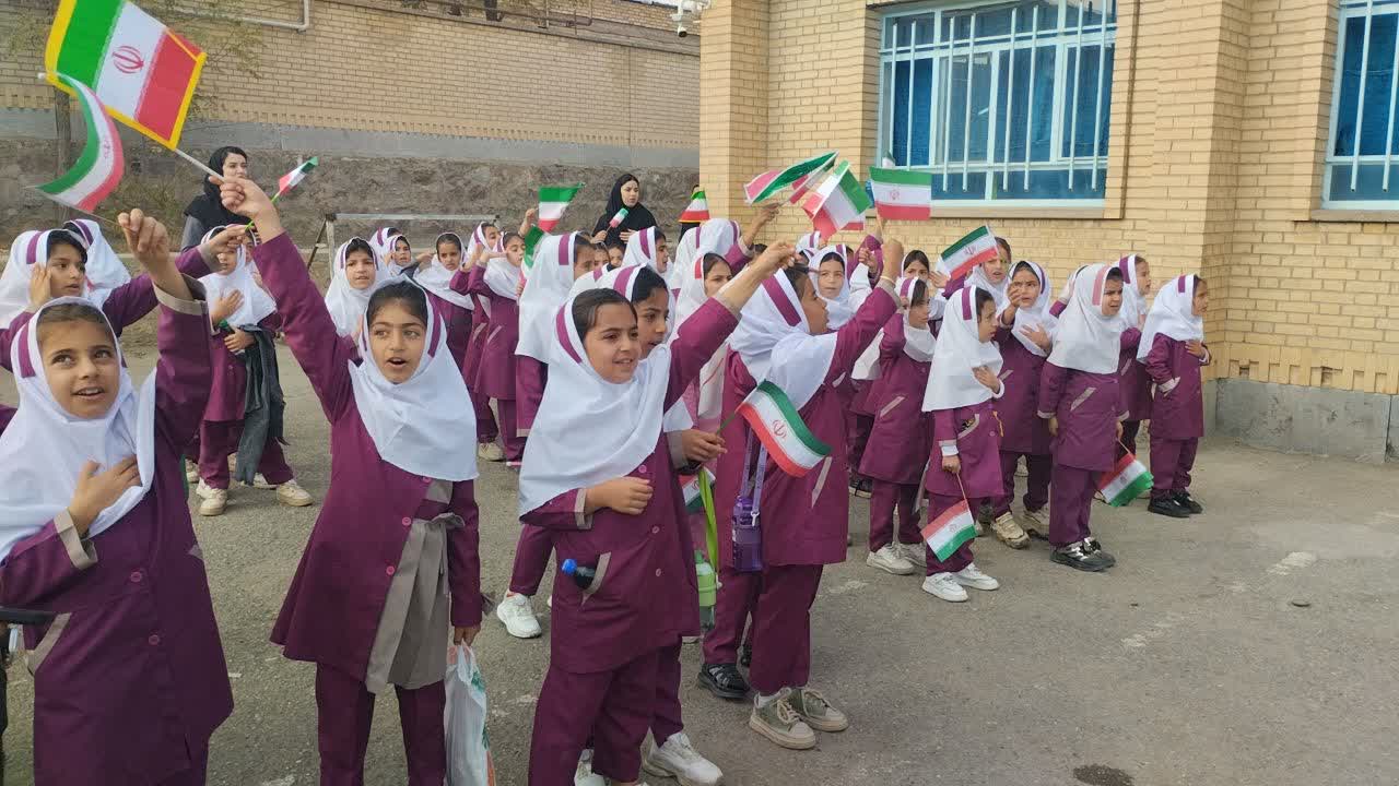 خیرین مدرسه ساز، سازندگان آینده کشور هستند