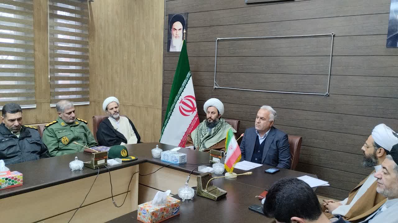 اقامه نماز در ادارات نماد تعهد عملی به ارزش‌های دینی است