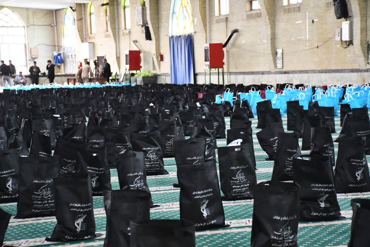 حضور فرماندار شهرستان خوی در مراسم اهدای 5000 کمک های مومنانه بسته های معیشتی بمناسبت عیدسعیدفطر