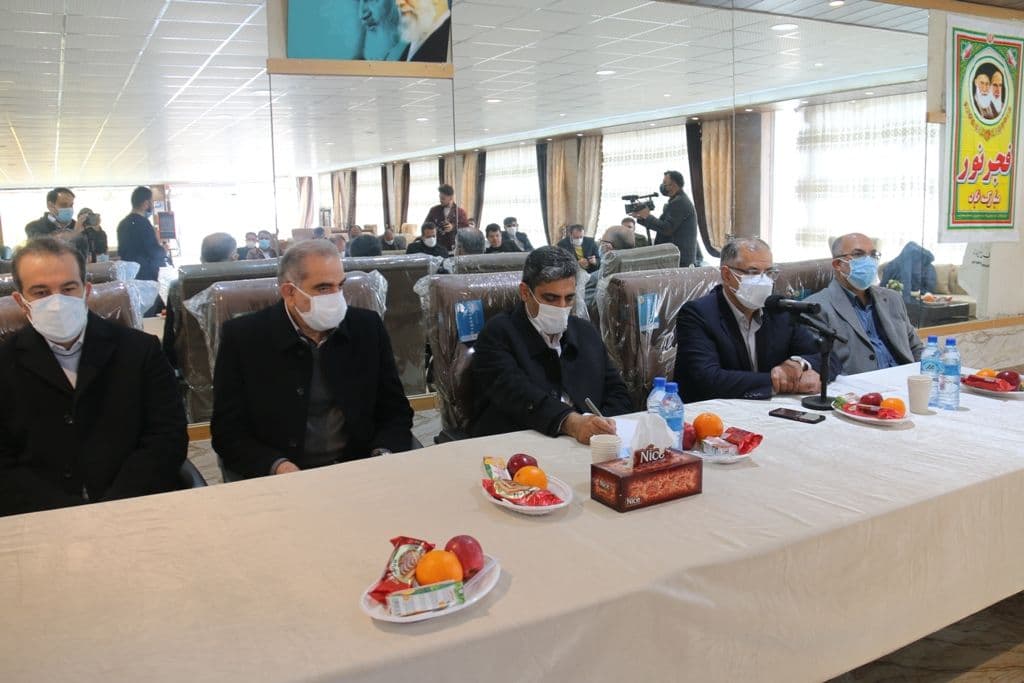بررسی مسائل و مشکلات واحدهای تولیدی شهرک صنعتی در جلسه ای با حضور معاون وزیر صمت و مدیرعامل سازمان صنایع کوچک و شهرکهای صنعتی ایران، معاون هماهنگی امور اقتصادی استاندار آذربایجان غربی و فرماندار وی