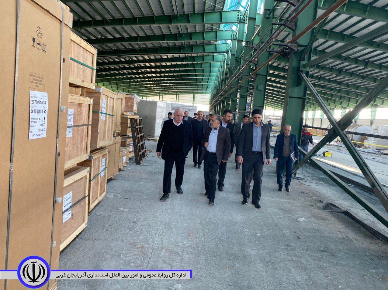 بازدید فرماندار شهرستان خوی از کارخانجات نساجی