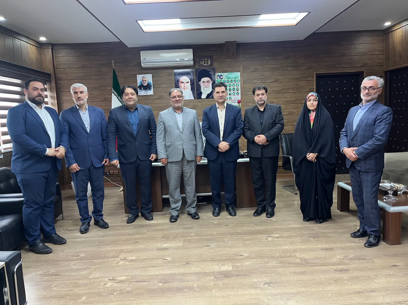 دیدار اعضای شورای اسلامی شهرهای خوی و دیزج دیز با فرماندار خوی