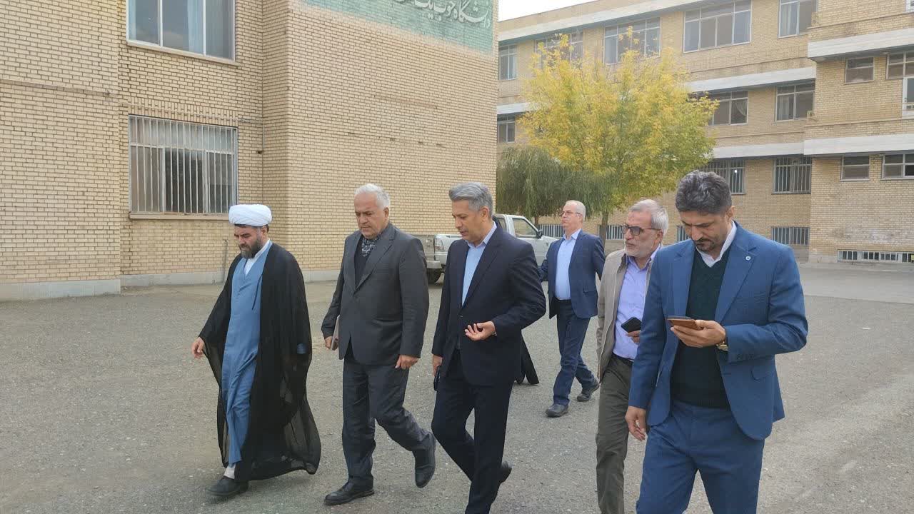 بازدید فرماندار ویژه خوی از دانشگاه آزاد اسلامی خوی