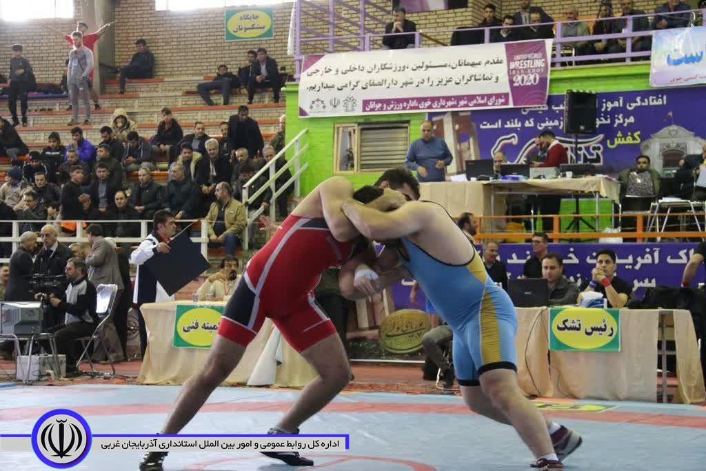 آغاز اولین دوره رقابت های بین المللی کشتی آزاد و فرنگی جام جهان پوریای ولی در شهرستان خوی