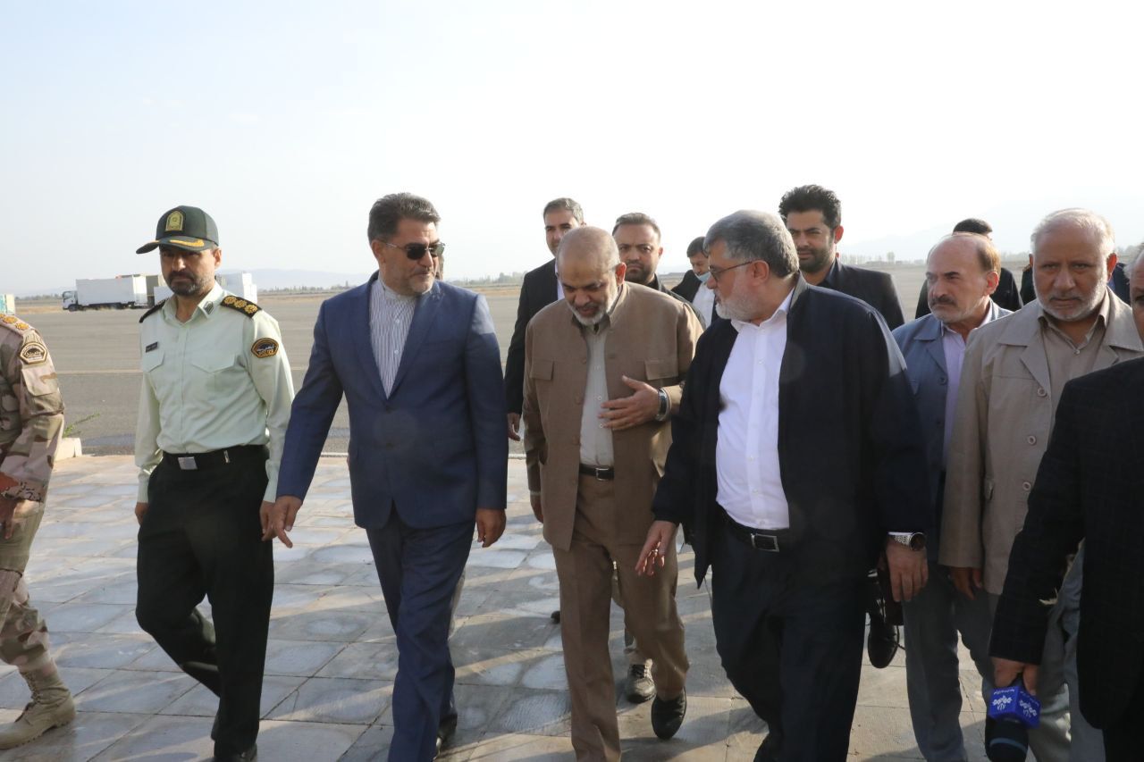 حضور وزیر کشور در مناطق زلزله زده شهرستان خوی