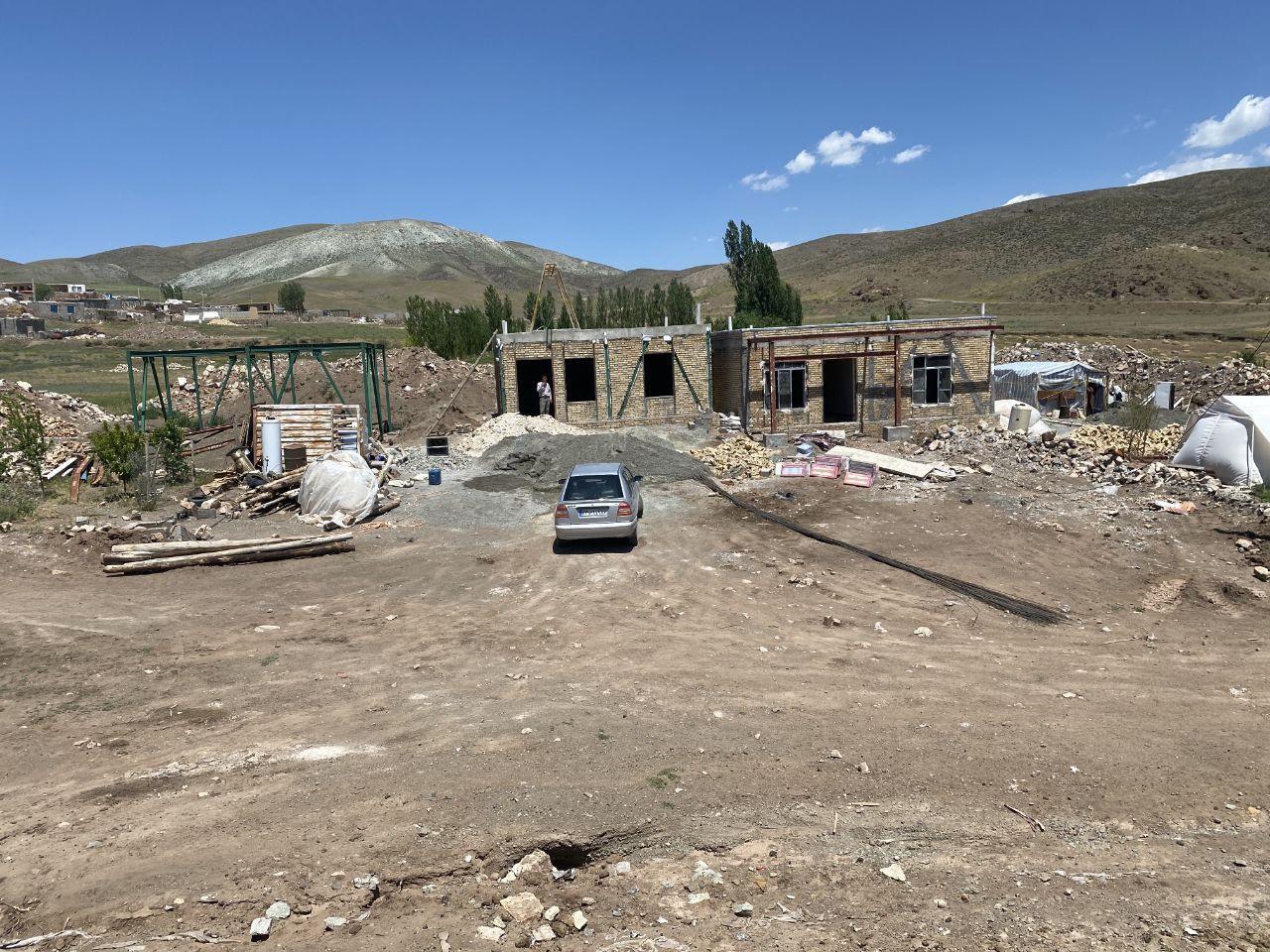 بازدید فرماندار شهرستان خوی و مدیران ارشد استان از مناطق زلزله زده بخش قطور