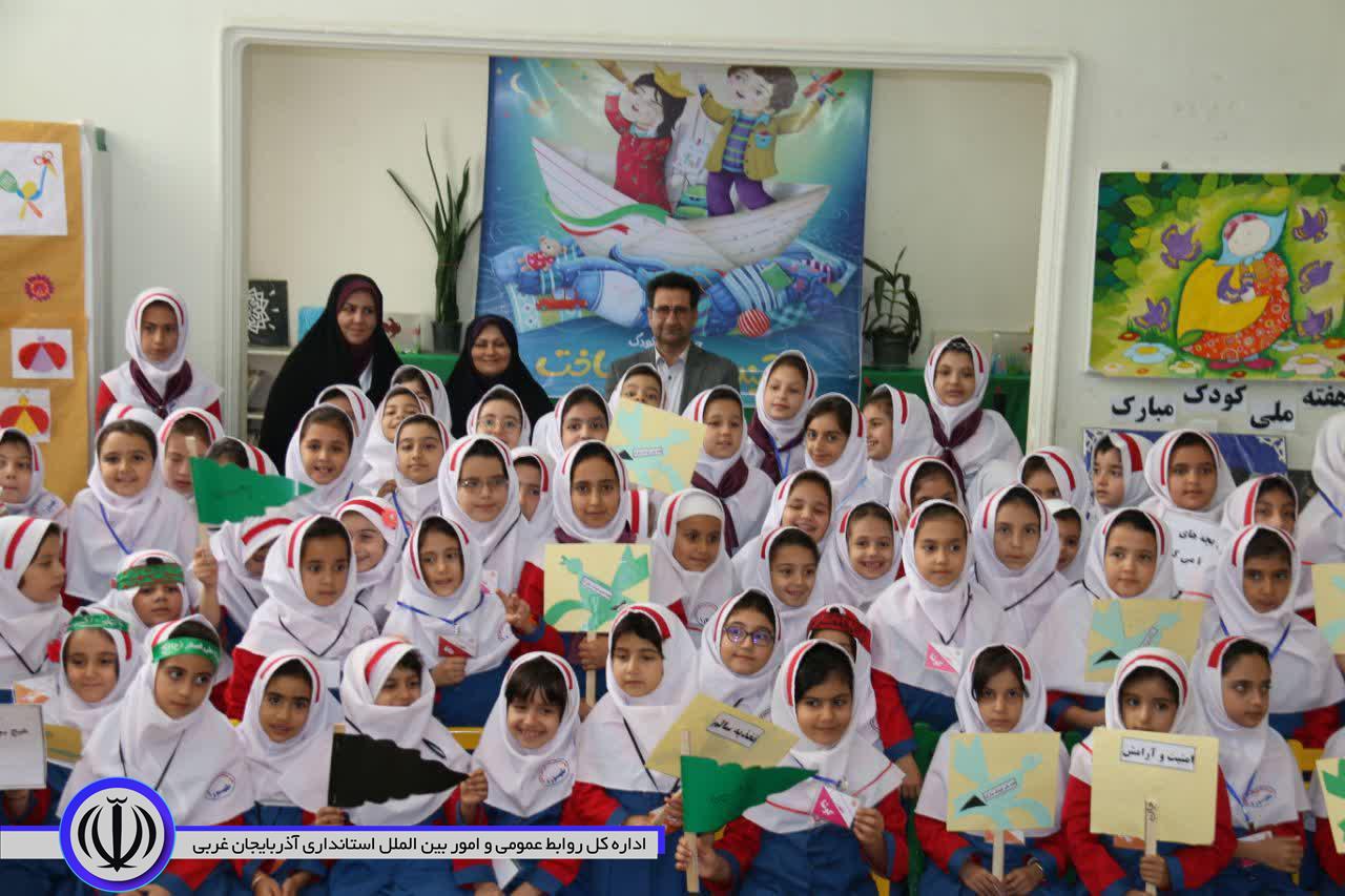 بازدید معاون سیاسی، امنیتی و اجتماعی فرماندار خوی از کانون پرورش فکری کودکان و نوجوانان بمناسبت هفته ملی کودک